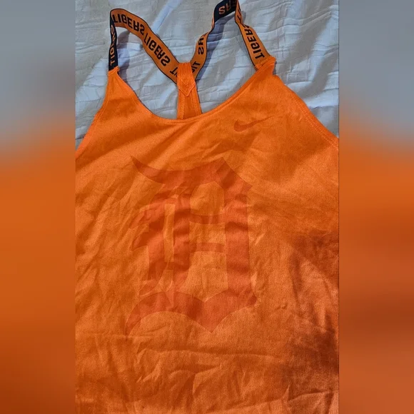 Nike Orange Sleeveless Crop Tank Top - Picture 3 of 4
